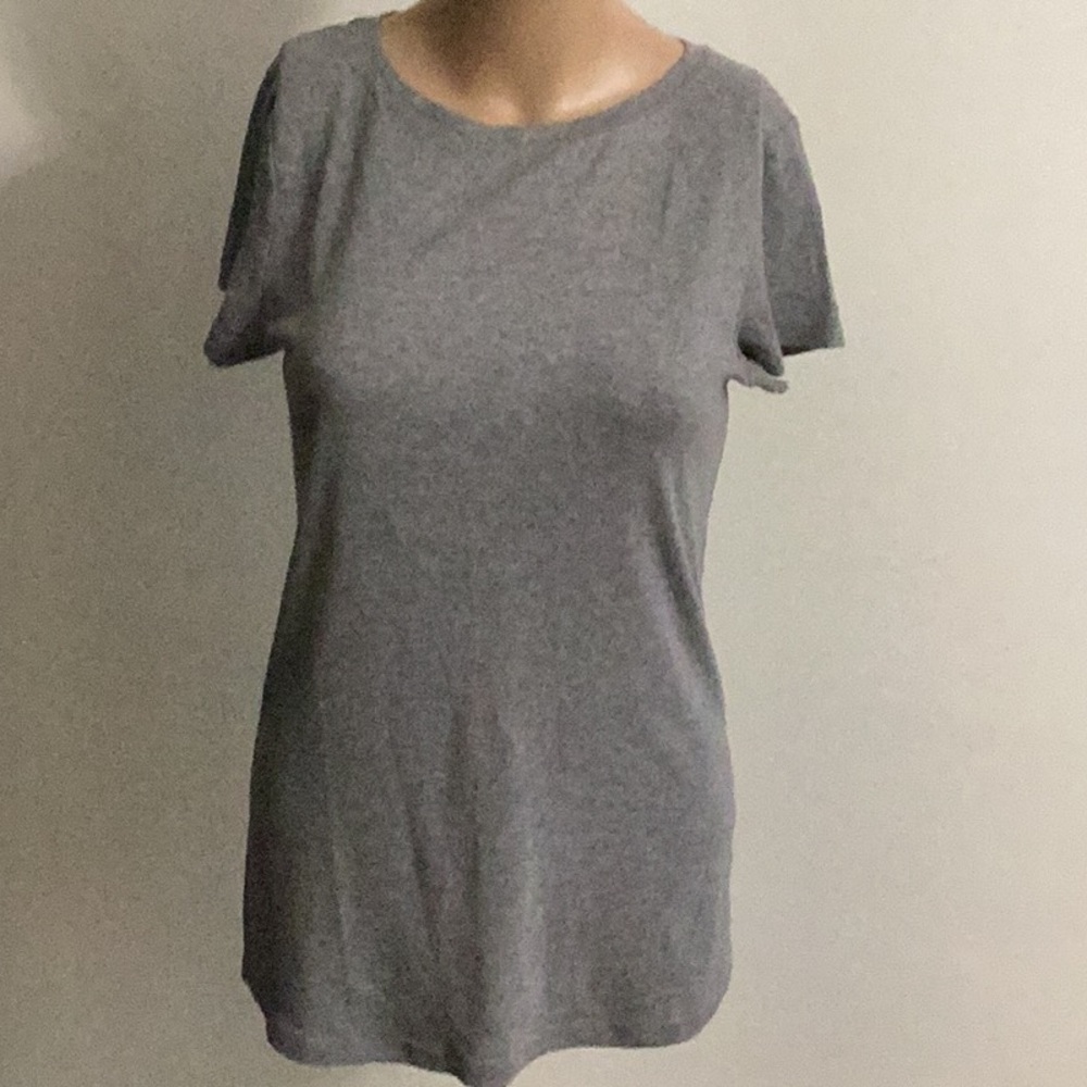 🪁 Isabel Maternity by Ingrid & Isabel Gray Short Sleeve Tee